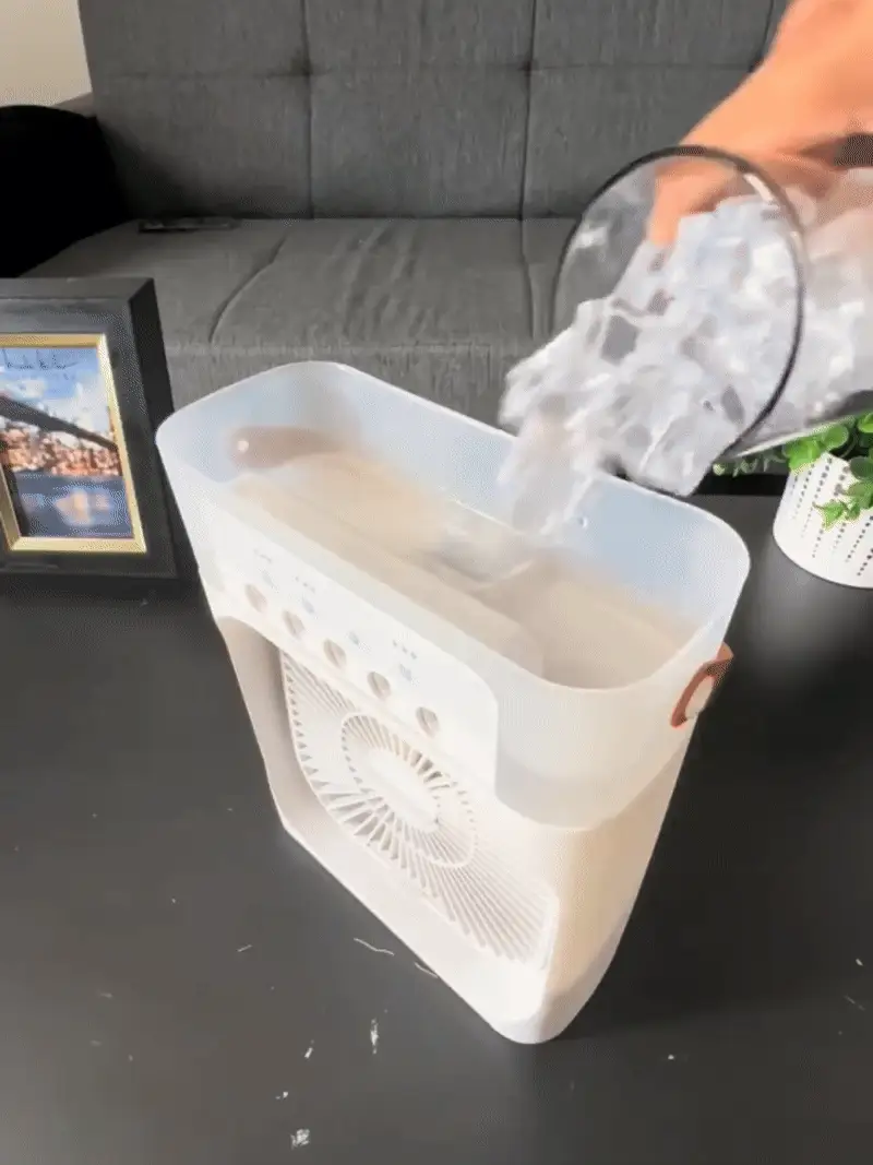 المروحة الصغيرة للتبريد