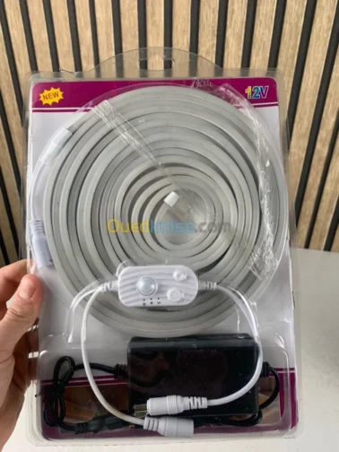 Ruban LED 5m Blanc Chaud 3000K Détection Mouvement et Contrôle APP